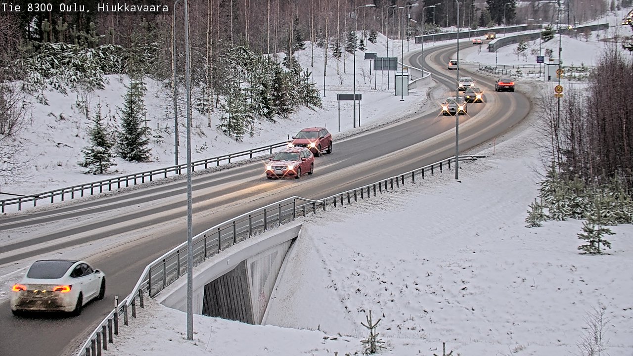 Weather Camera Image väg 8300 Oulu Hiukkavaara, Oulu, Pohjois-Pohjanmaa