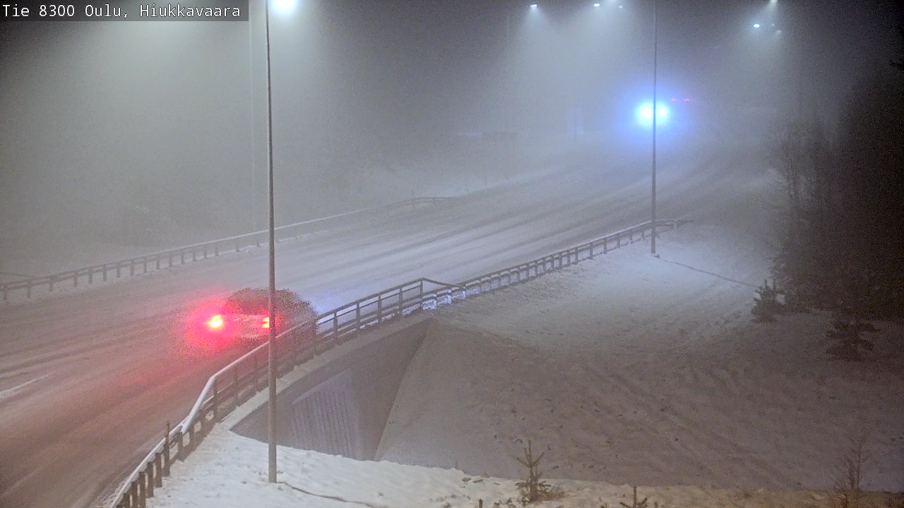 Weather Camera Image väg 8300 Oulu Hiukkavaara, Oulu, Pohjois-Pohjanmaa