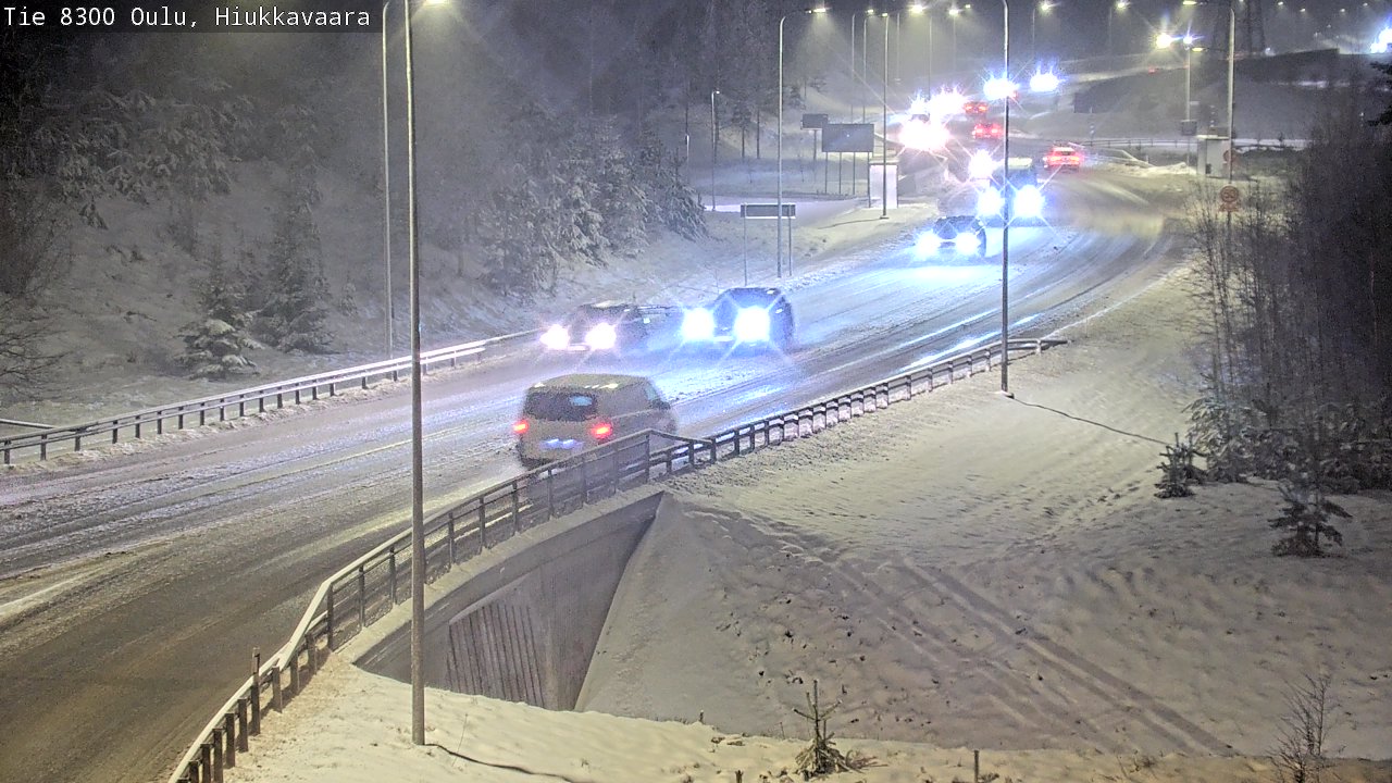 Weather Camera Image väg 8300 Oulu Hiukkavaara, Oulu, Pohjois-Pohjanmaa