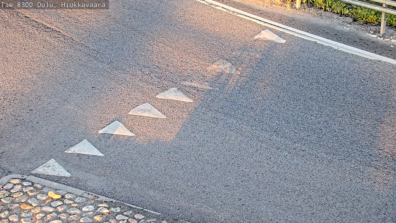 Weather Camera Image road 8300 Oulu Hiukkavaara, Oulu, Pohjois-Pohjanmaa