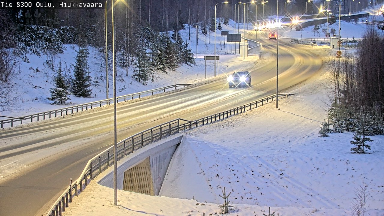 Weather Camera Image väg 8300 Oulu Hiukkavaara, Oulu, Pohjois-Pohjanmaa