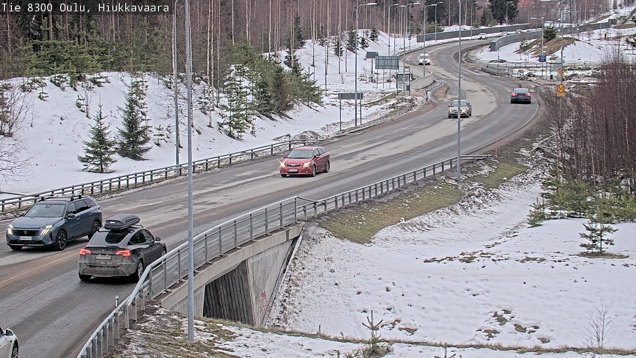 Weather Camera Image road 8300 Oulu Hiukkavaara, Oulu, Pohjois-Pohjanmaa