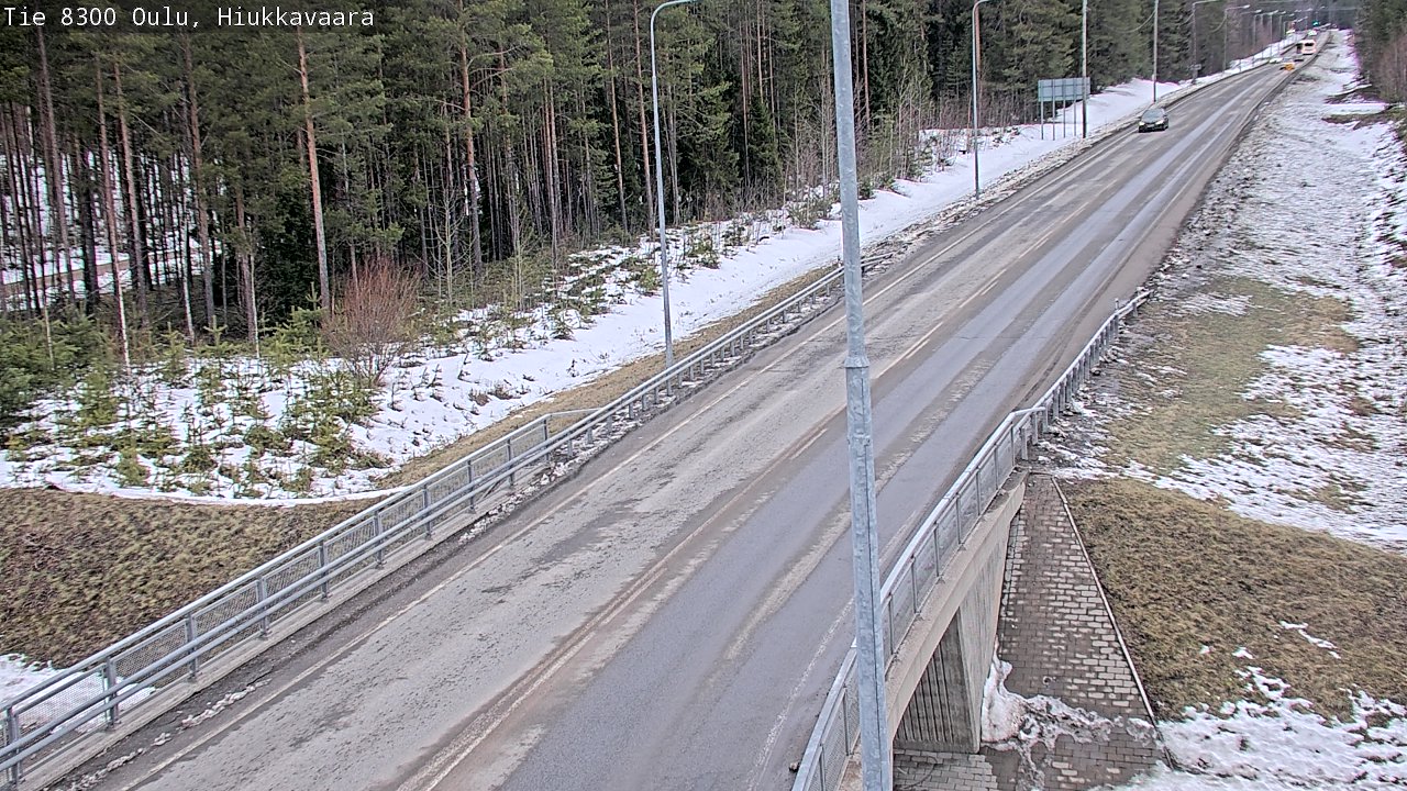 Weather Camera Image road 8300 Oulu Hiukkavaara, Oulu, Pohjois-Pohjanmaa
