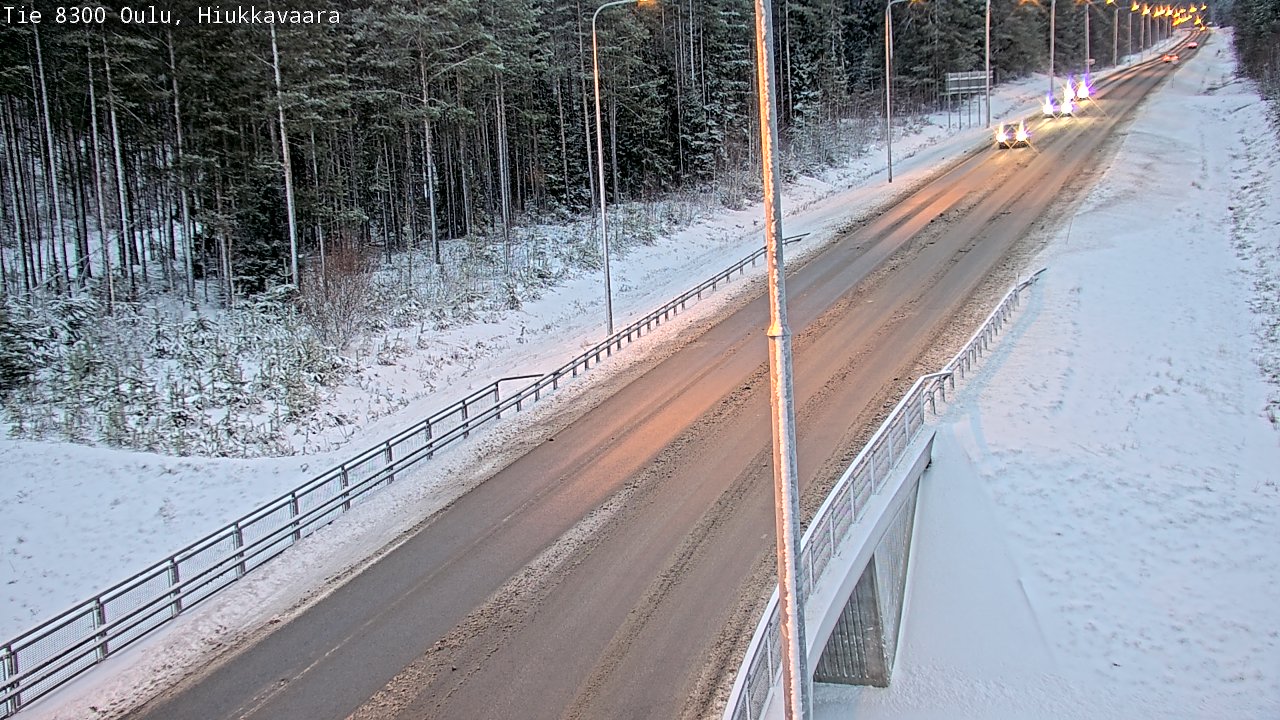 Weather Camera Image väg 8300 Oulu Hiukkavaara, Oulu, Pohjois-Pohjanmaa