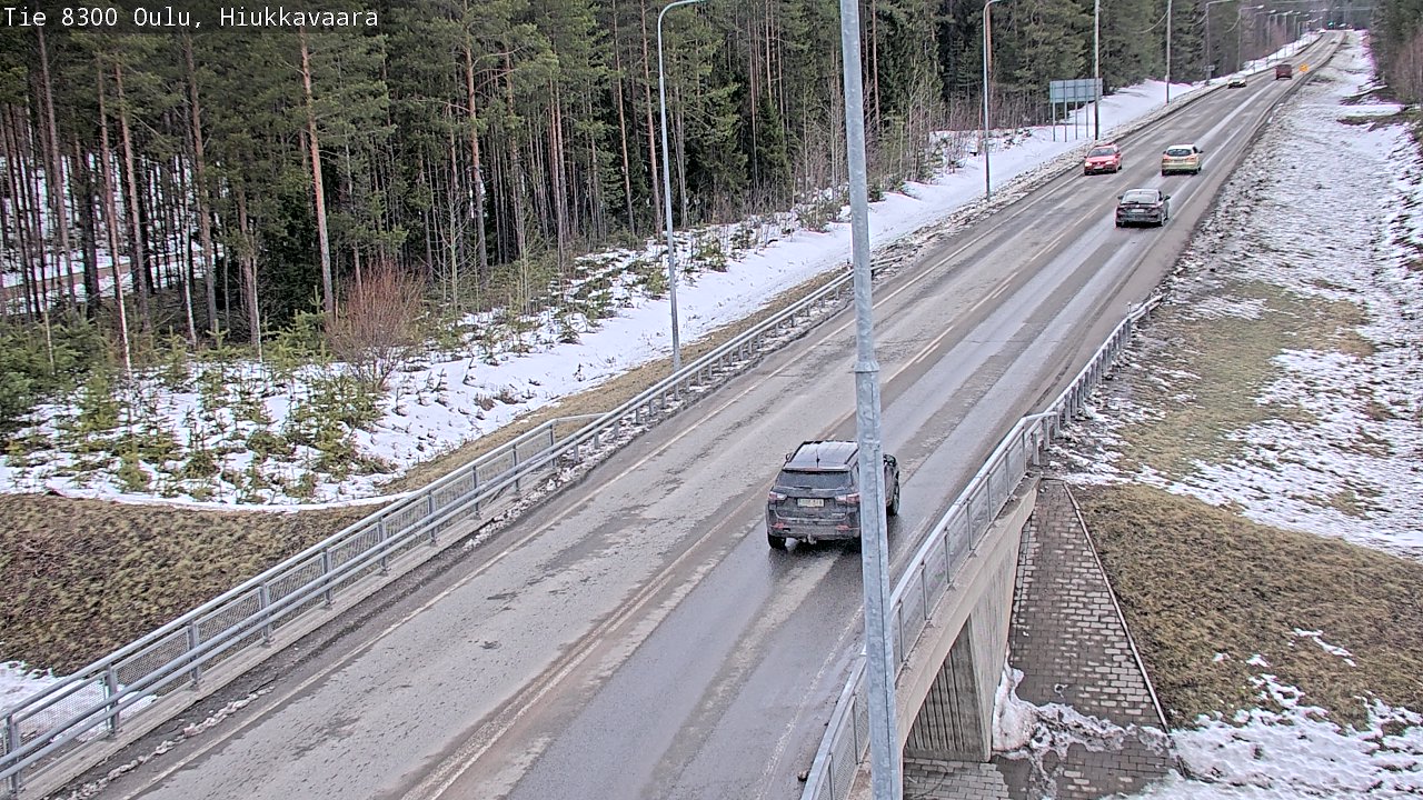 Weather Camera Image road 8300 Oulu Hiukkavaara, Oulu, Pohjois-Pohjanmaa