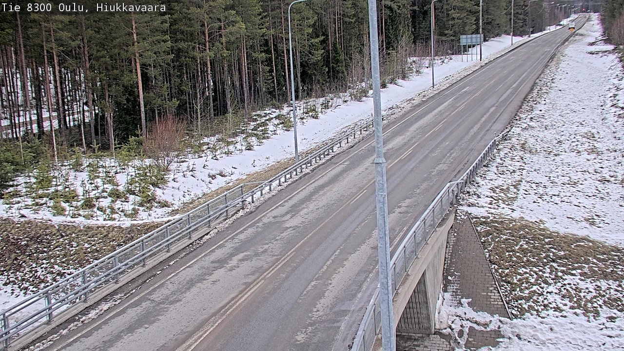 Weather Camera Image road 8300 Oulu Hiukkavaara, Oulu, Pohjois-Pohjanmaa