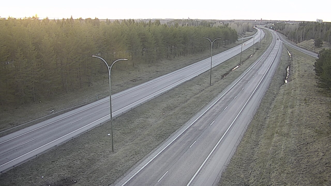 Weather Camera Image Väg 4 Uleåborg, Ouluntulli, Oulu, Pohjois-Pohjanmaa