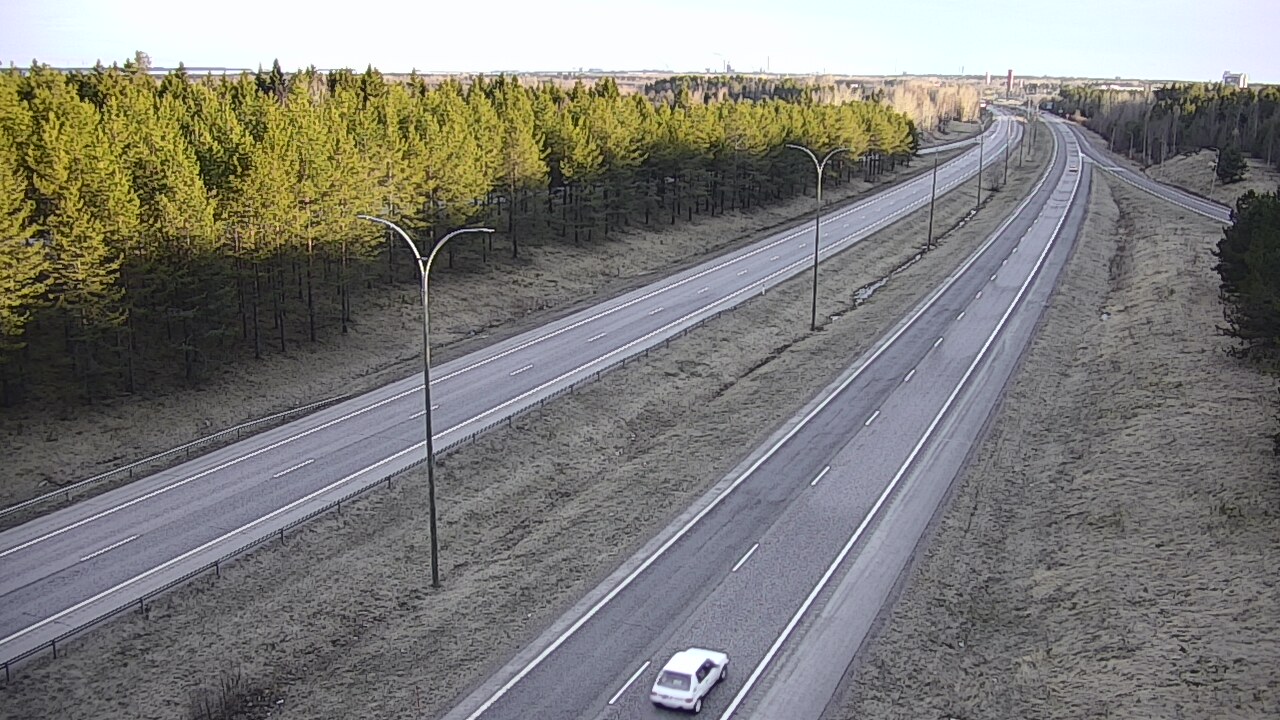 Weather Camera Image Väg 4 Uleåborg, Ouluntulli, Oulu, Pohjois-Pohjanmaa