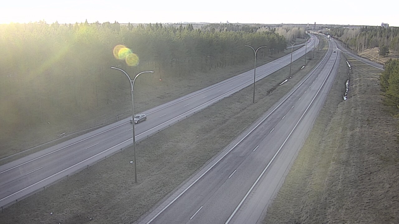 Weather Camera Image Väg 4 Uleåborg, Ouluntulli, Oulu, Pohjois-Pohjanmaa