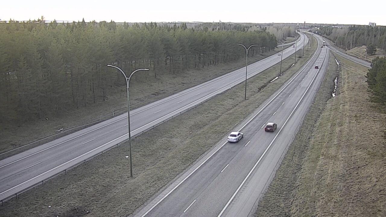 Weather Camera Image Väg 4 Uleåborg, Ouluntulli, Oulu, Pohjois-Pohjanmaa
