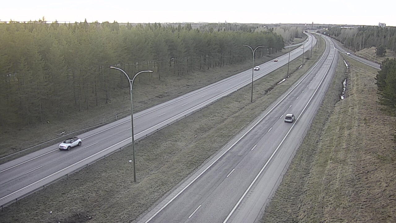 Weather Camera Image Väg 4 Uleåborg, Ouluntulli, Oulu, Pohjois-Pohjanmaa