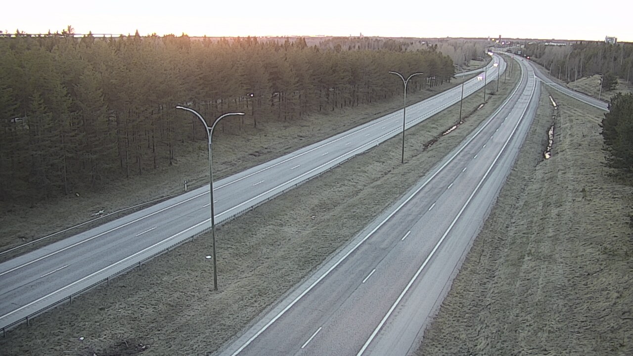 Weather Camera Image Väg 4 Uleåborg, Ouluntulli, Oulu, Pohjois-Pohjanmaa