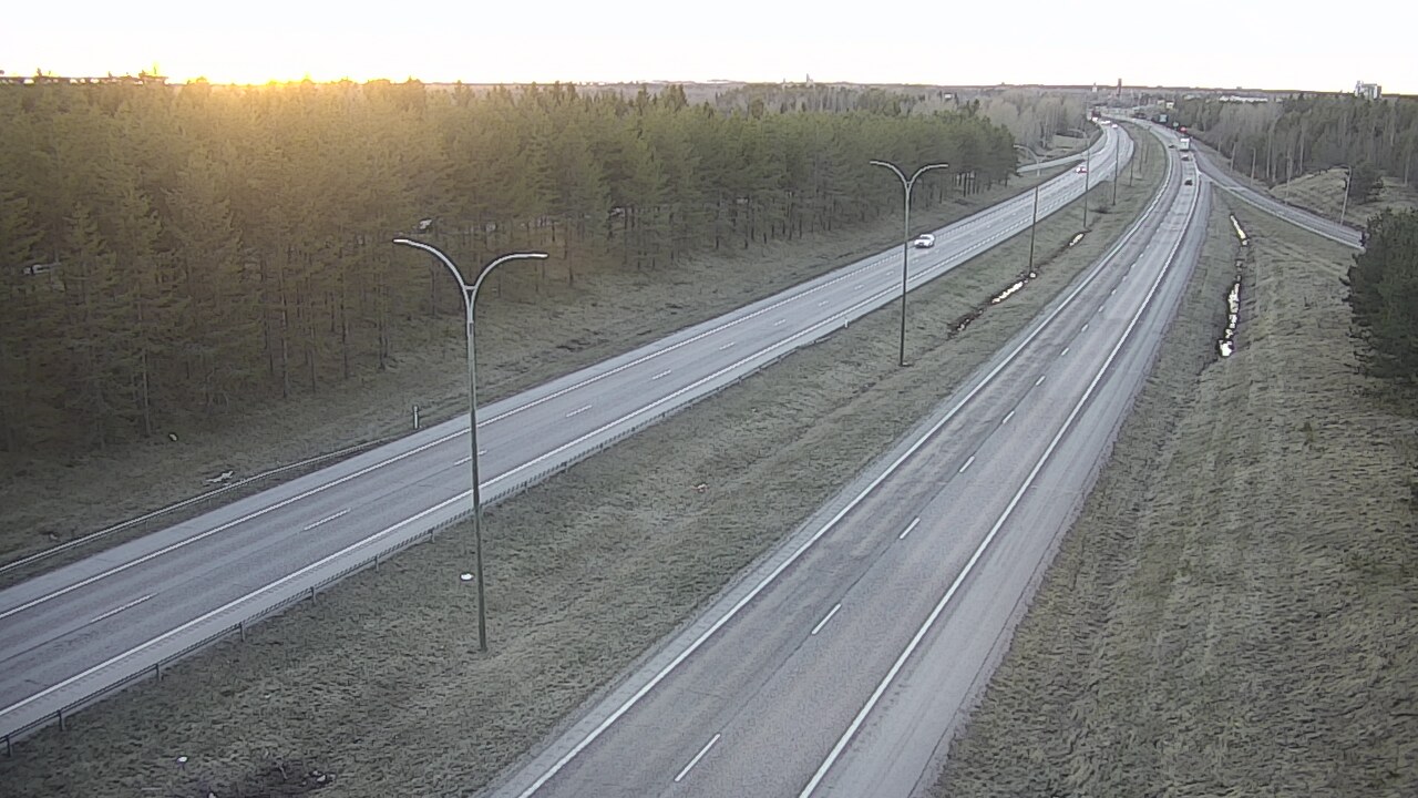 Weather Camera Image Väg 4 Uleåborg, Ouluntulli, Oulu, Pohjois-Pohjanmaa
