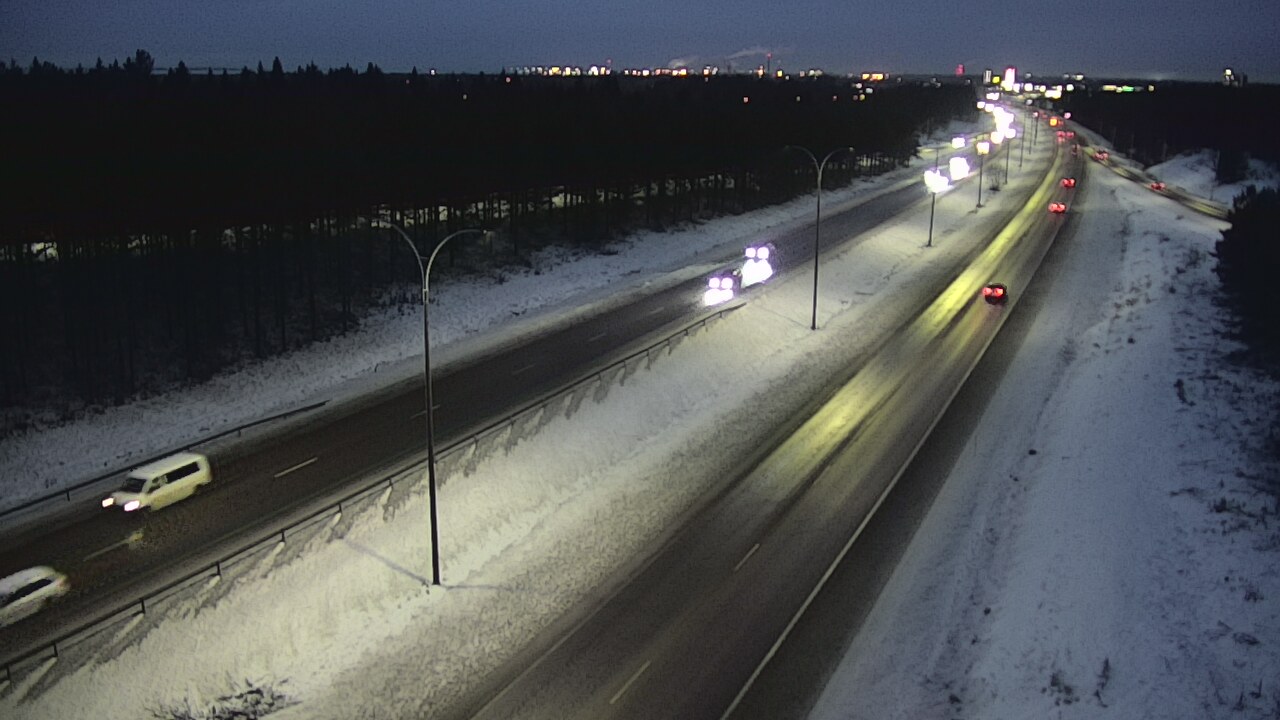 Weather Camera Image Väg 4 Uleåborg, Ouluntulli, Oulu, Pohjois-Pohjanmaa