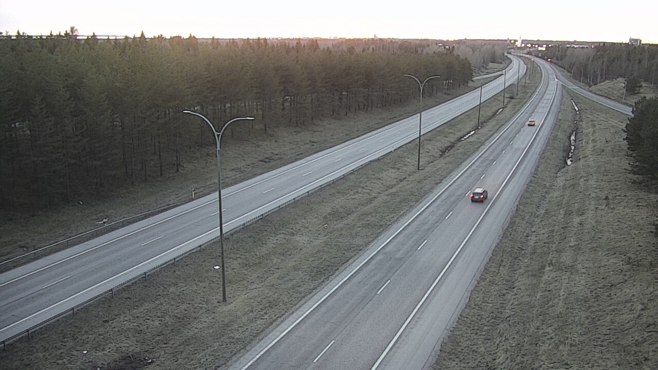 Weather Camera Image Väg 4 Uleåborg, Ouluntulli, Oulu, Pohjois-Pohjanmaa