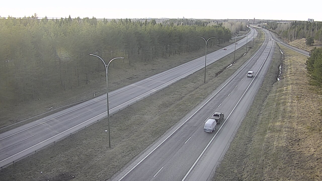 Weather Camera Image Väg 4 Uleåborg, Ouluntulli, Oulu, Pohjois-Pohjanmaa