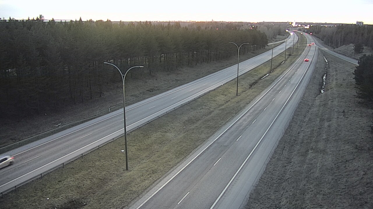 Weather Camera Image Väg 4 Uleåborg, Ouluntulli, Oulu, Pohjois-Pohjanmaa