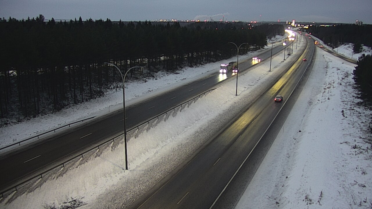 Weather Camera Image Väg 4 Uleåborg, Ouluntulli, Oulu, Pohjois-Pohjanmaa