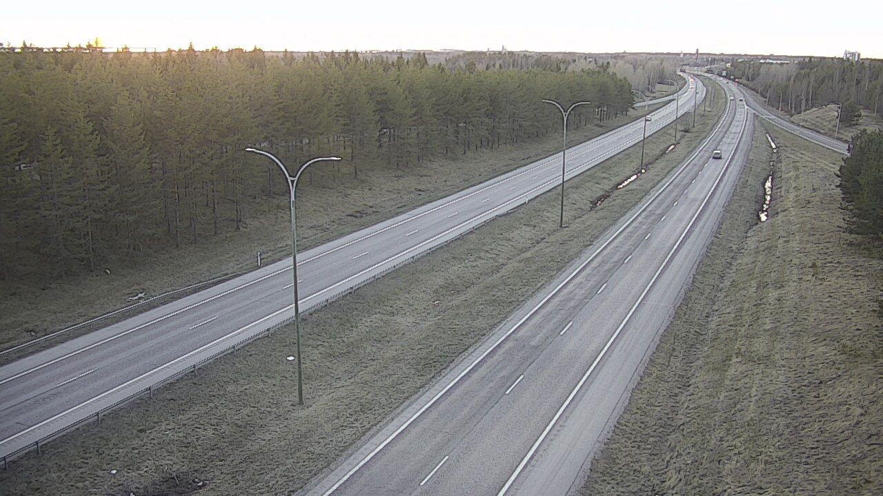 Weather Camera Image Väg 4 Uleåborg, Ouluntulli, Oulu, Pohjois-Pohjanmaa