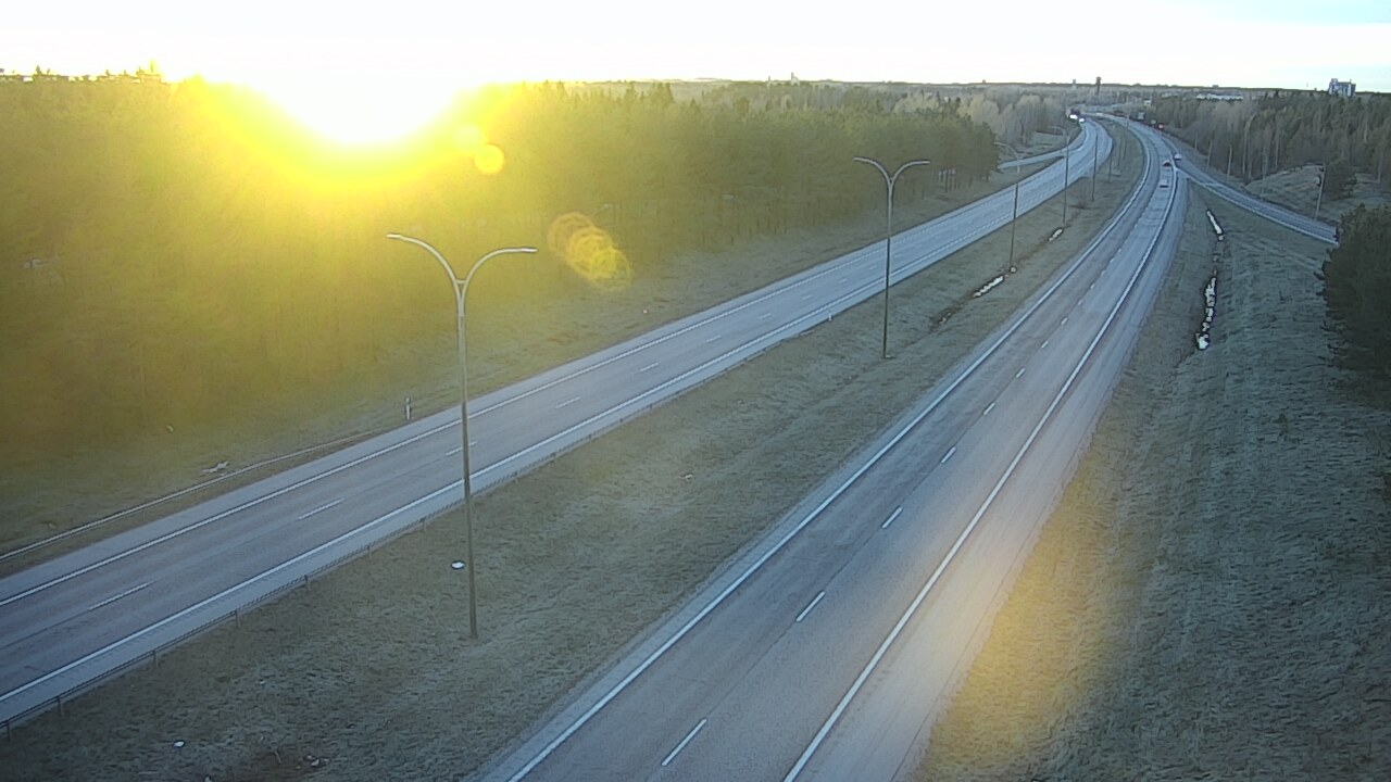 Weather Camera Image Väg 4 Uleåborg, Ouluntulli, Oulu, Pohjois-Pohjanmaa