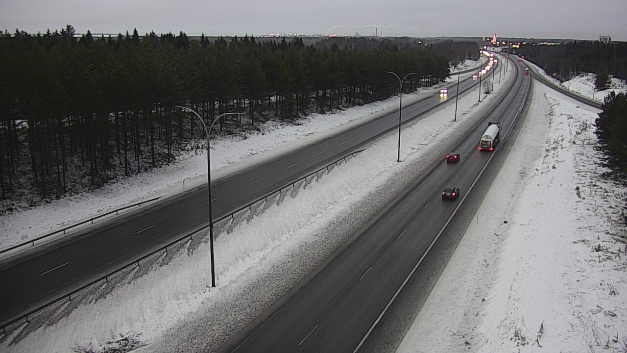 Weather Camera Image Väg 4 Uleåborg, Ouluntulli, Oulu, Pohjois-Pohjanmaa