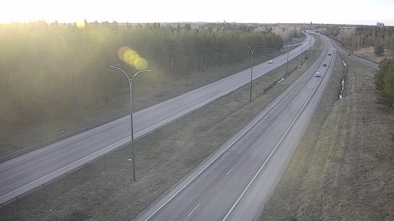 Weather Camera Image Väg 4 Uleåborg, Ouluntulli, Oulu, Pohjois-Pohjanmaa