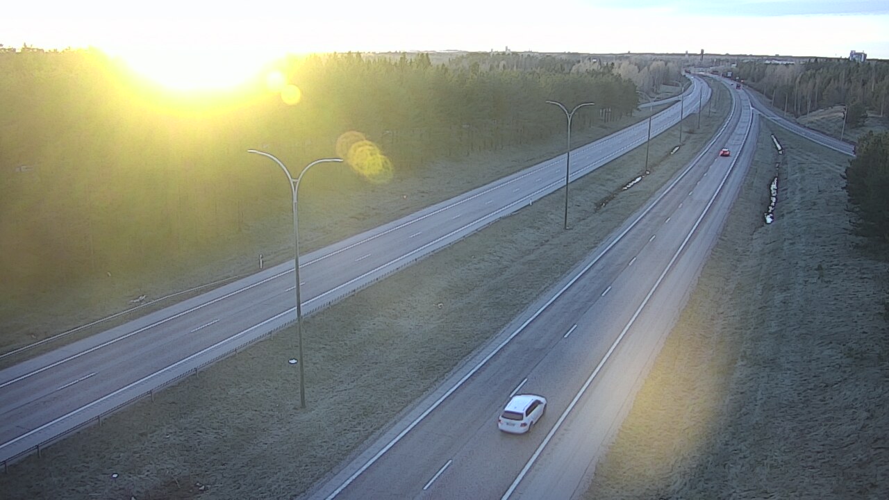 Weather Camera Image Väg 4 Uleåborg, Ouluntulli, Oulu, Pohjois-Pohjanmaa