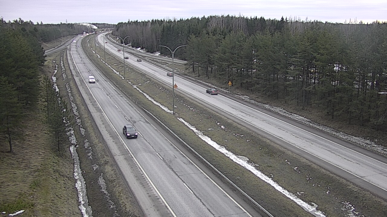 Weather Camera Image Väg 4 Uleåborg, Ouluntulli, Oulu, Pohjois-Pohjanmaa