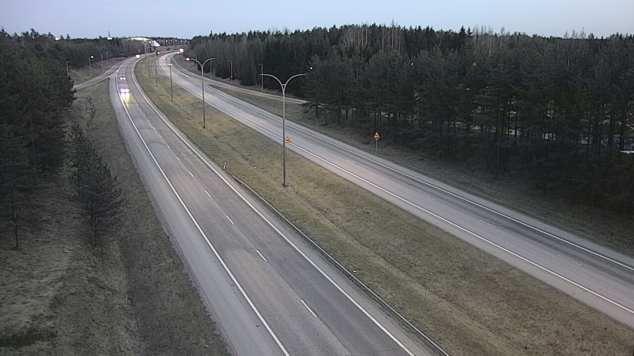 Weather Camera Image Väg 4 Uleåborg, Ouluntulli, Oulu, Pohjois-Pohjanmaa