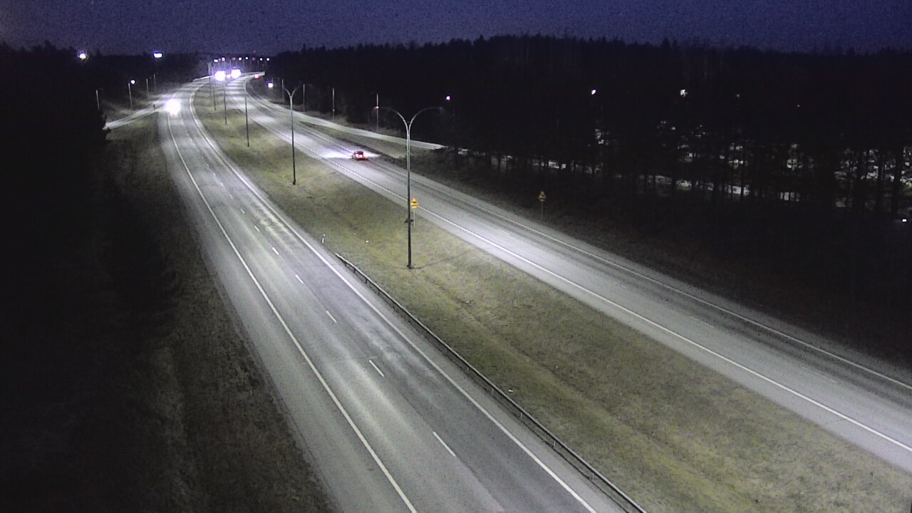 Weather Camera Image Väg 4 Uleåborg, Ouluntulli, Oulu, Pohjois-Pohjanmaa