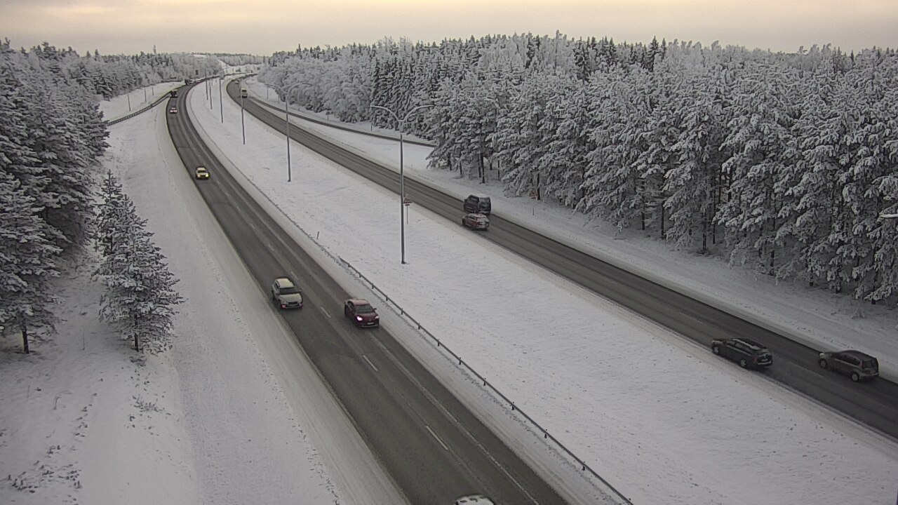 Weather Camera Image Väg 4 Uleåborg, Ouluntulli, Oulu, Pohjois-Pohjanmaa