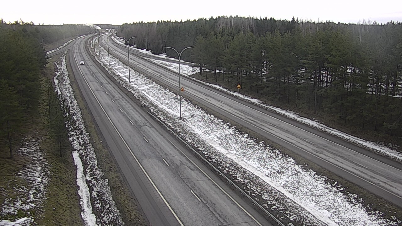 Weather Camera Image Väg 4 Uleåborg, Ouluntulli, Oulu, Pohjois-Pohjanmaa