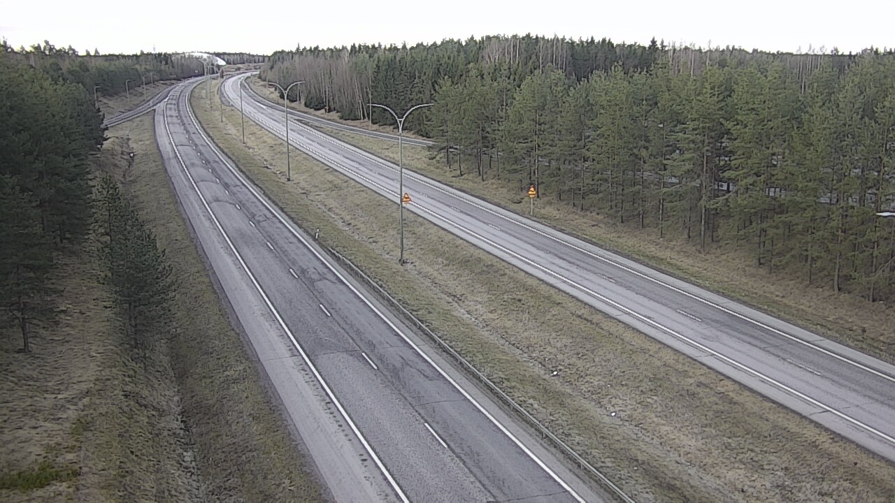 Weather Camera Image Väg 4 Uleåborg, Ouluntulli, Oulu, Pohjois-Pohjanmaa