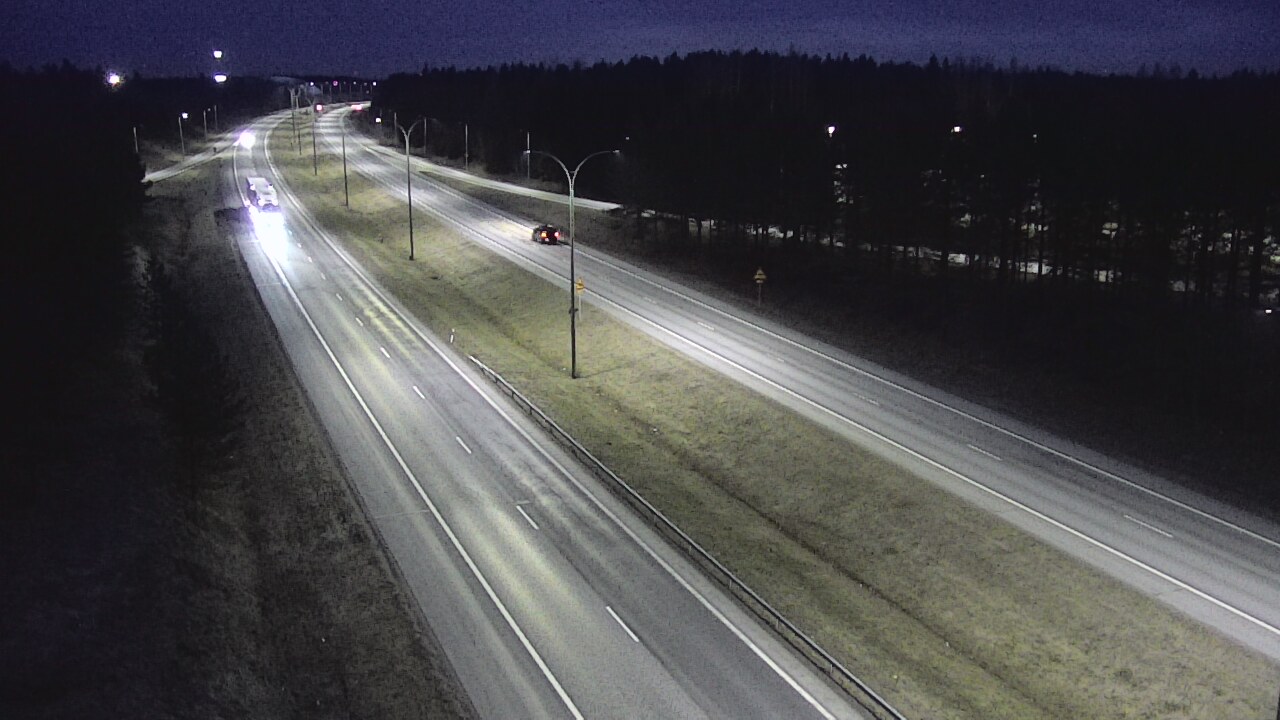 Weather Camera Image Väg 4 Uleåborg, Ouluntulli, Oulu, Pohjois-Pohjanmaa