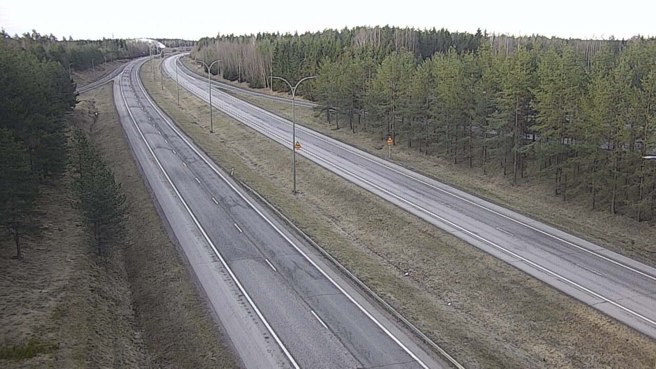 Weather Camera Image Väg 4 Uleåborg, Ouluntulli, Oulu, Pohjois-Pohjanmaa