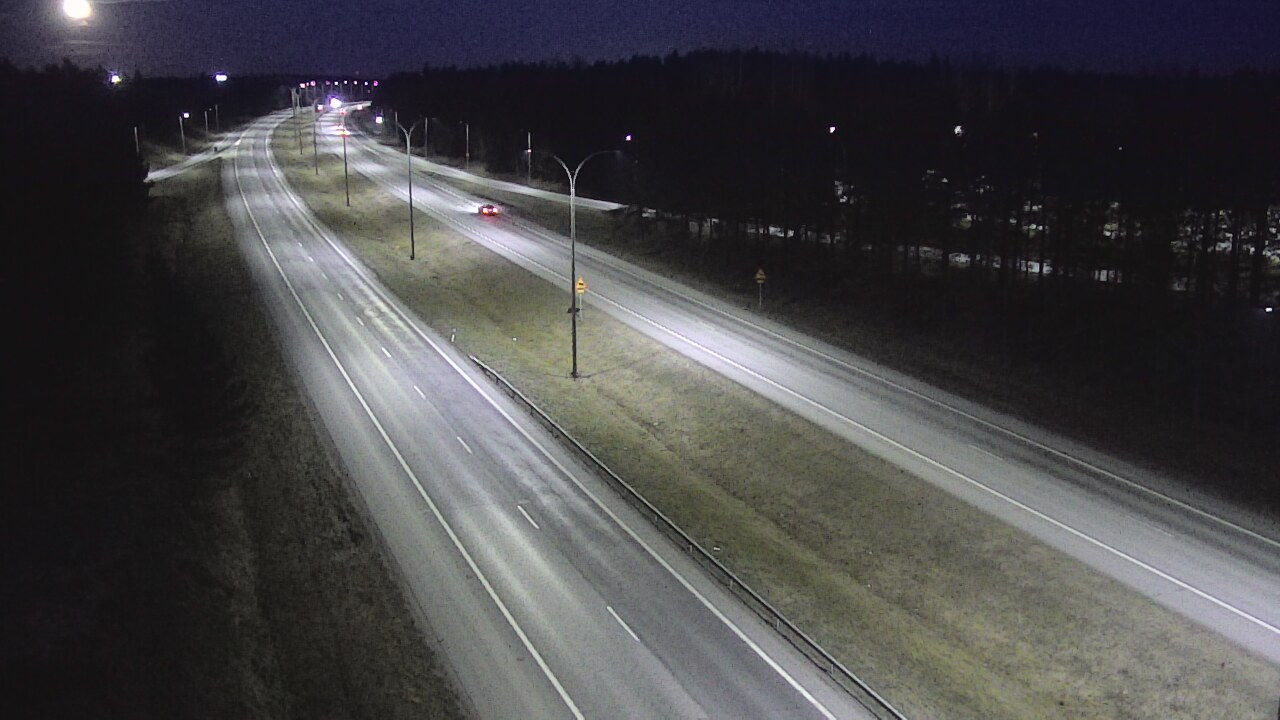 Weather Camera Image Väg 4 Uleåborg, Ouluntulli, Oulu, Pohjois-Pohjanmaa