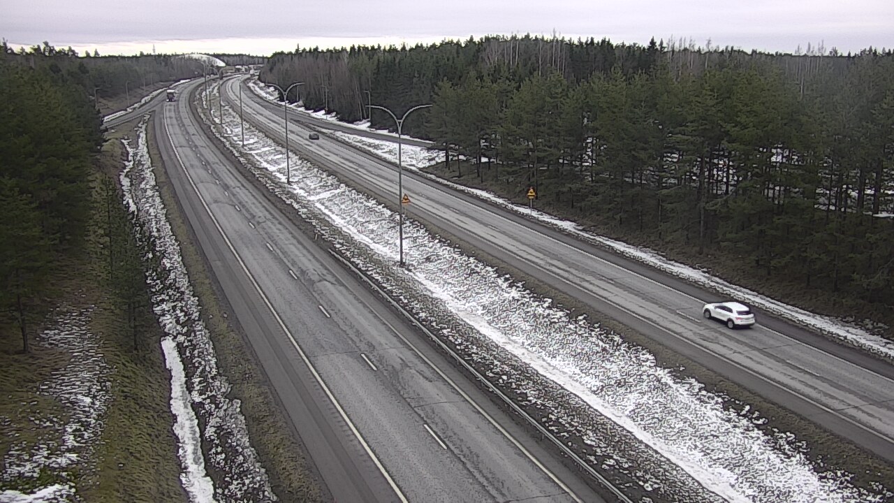 Weather Camera Image Väg 4 Uleåborg, Ouluntulli, Oulu, Pohjois-Pohjanmaa