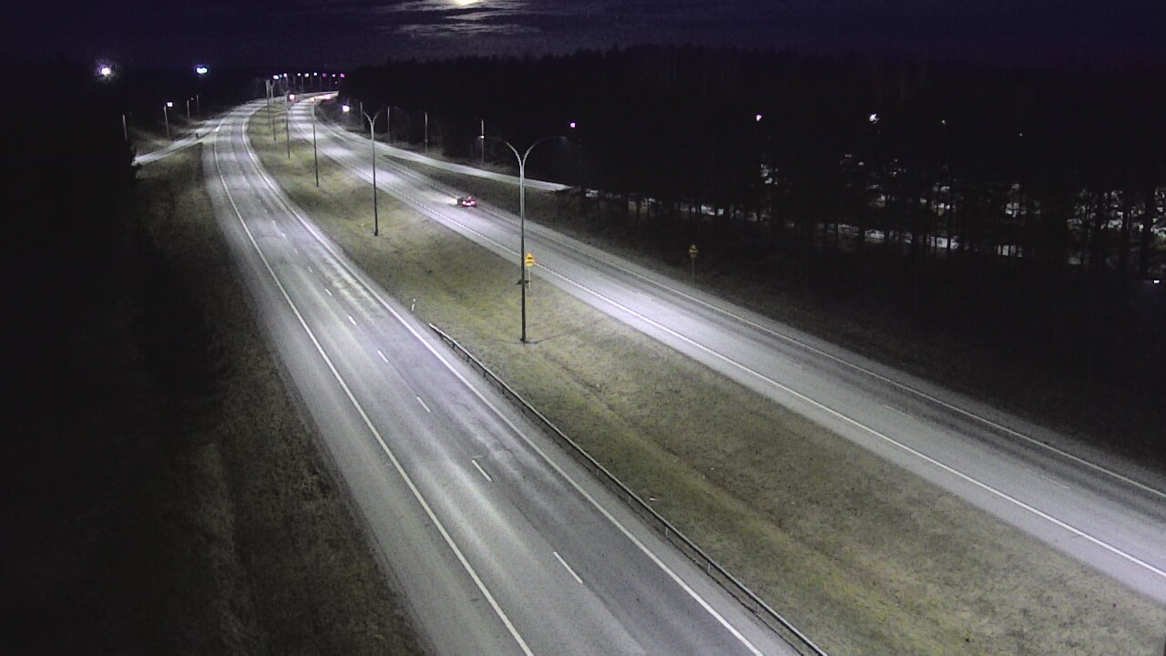 Weather Camera Image Road 4 Oulu, Ouluntulli, Oulu, Pohjois-Pohjanmaa