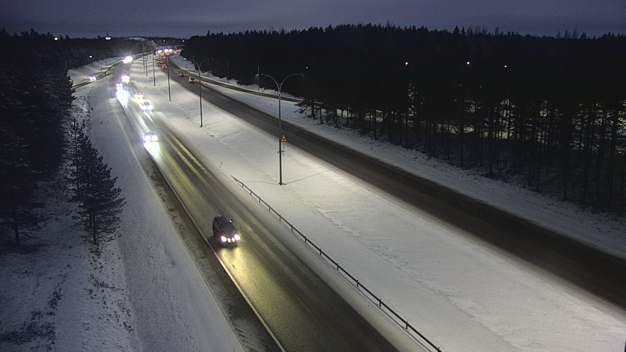 Weather Camera Image Väg 4 Uleåborg, Ouluntulli, Oulu, Pohjois-Pohjanmaa