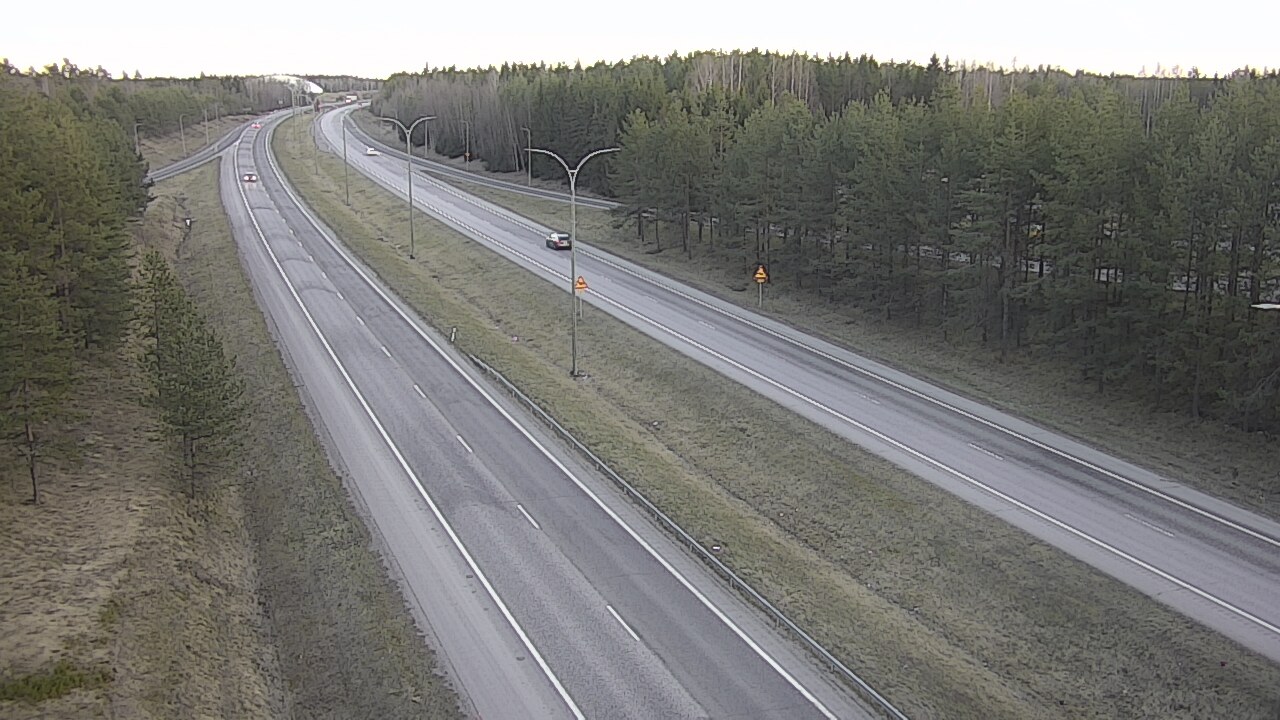 Weather Camera Image Väg 4 Uleåborg, Ouluntulli, Oulu, Pohjois-Pohjanmaa
