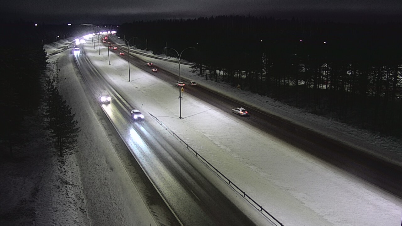 Weather Camera Image Väg 4 Uleåborg, Ouluntulli, Oulu, Pohjois-Pohjanmaa