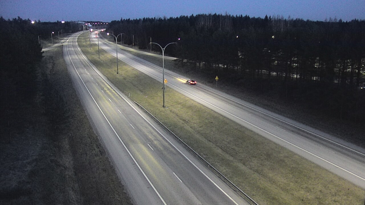 Weather Camera Image Väg 4 Uleåborg, Ouluntulli, Oulu, Pohjois-Pohjanmaa