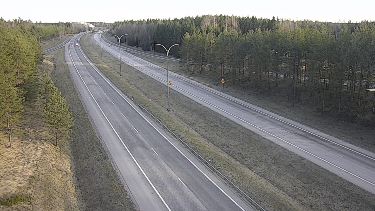 Weather Camera Image Väg 4 Uleåborg, Ouluntulli, Oulu, Pohjois-Pohjanmaa