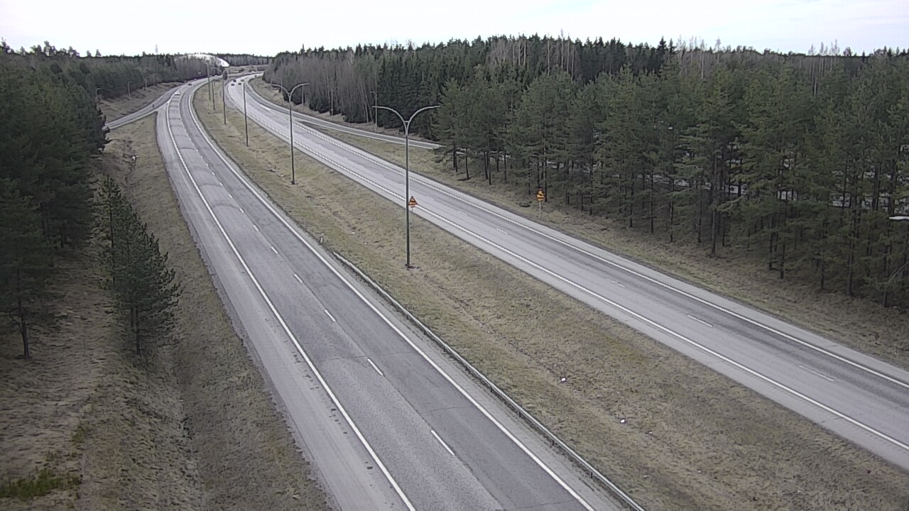 Weather Camera Image Väg 4 Uleåborg, Ouluntulli, Oulu, Pohjois-Pohjanmaa