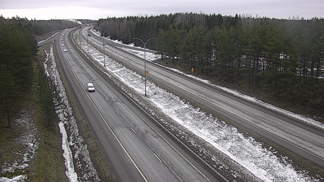 Weather Camera Image Väg 4 Uleåborg, Ouluntulli, Oulu, Pohjois-Pohjanmaa