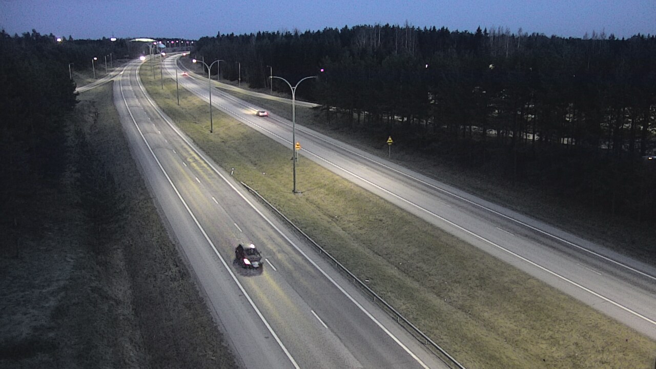 Weather Camera Image Väg 4 Uleåborg, Ouluntulli, Oulu, Pohjois-Pohjanmaa
