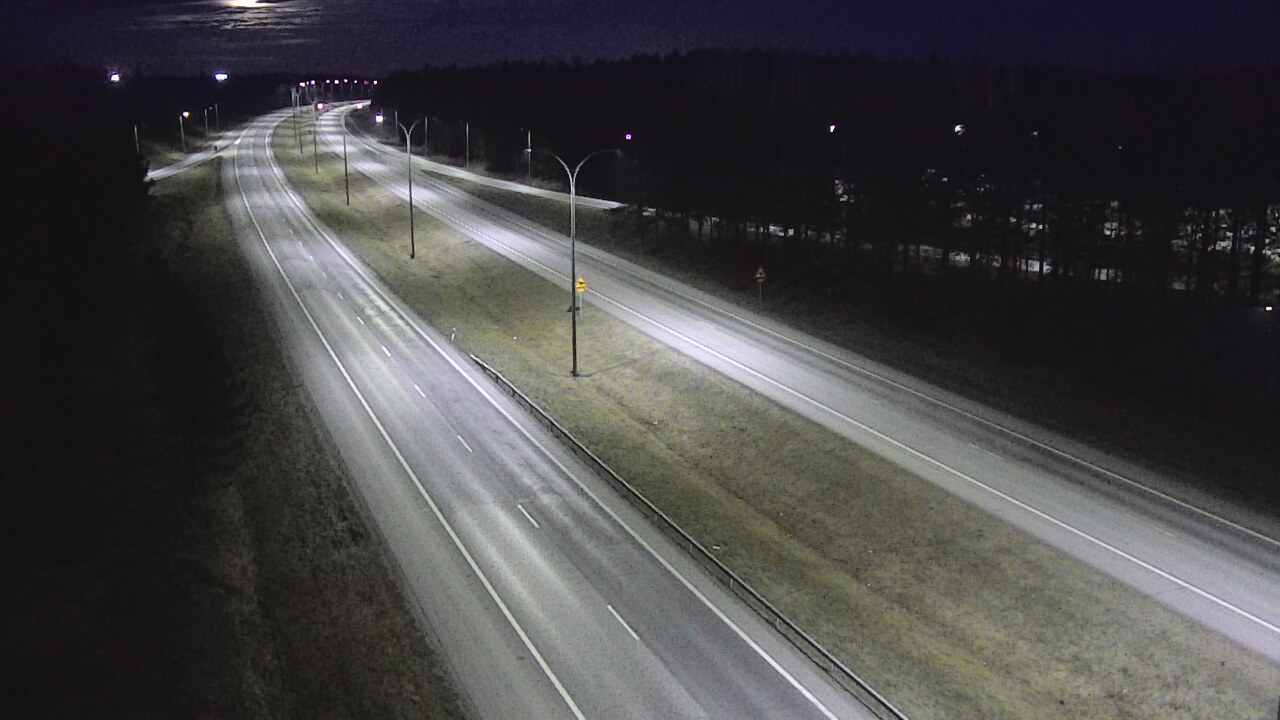 Weather Camera Image Road 4 Oulu, Ouluntulli, Oulu, Pohjois-Pohjanmaa