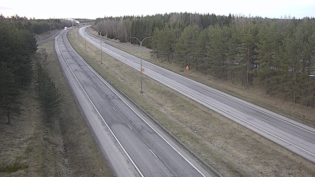 Weather Camera Image Väg 4 Uleåborg, Ouluntulli, Oulu, Pohjois-Pohjanmaa