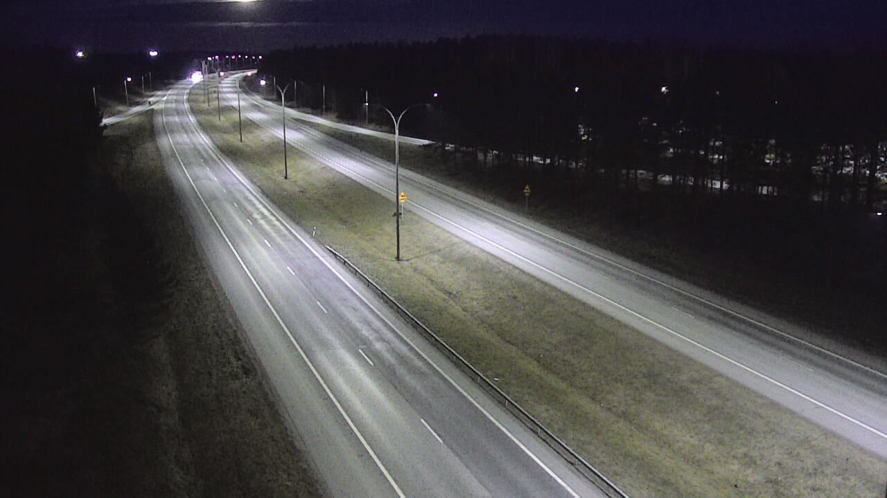 Weather Camera Image Road 4 Oulu, Ouluntulli, Oulu, Pohjois-Pohjanmaa