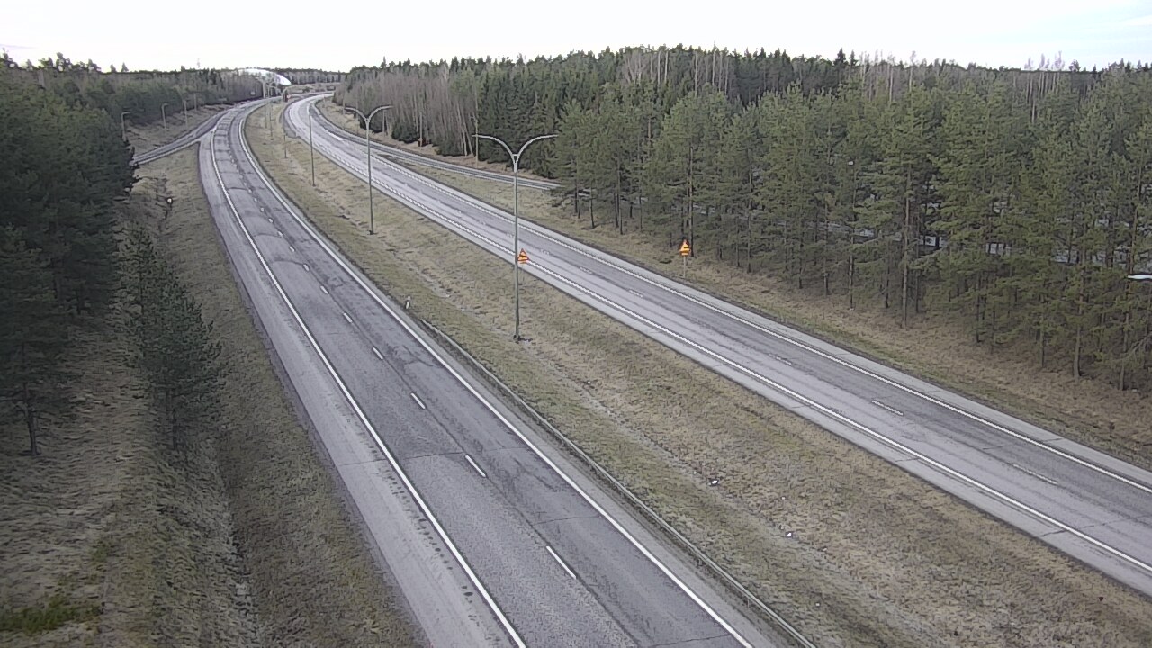 Weather Camera Image Väg 4 Uleåborg, Ouluntulli, Oulu, Pohjois-Pohjanmaa